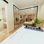 Luxury With Hot Tub - The Nest Apartament *
