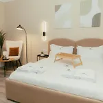 Luxury With Hot Tub - The Nest Apartament Tirana
