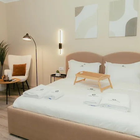 Luxury With Hot Tub - The Nest Διαμέρισμα Τίρανα