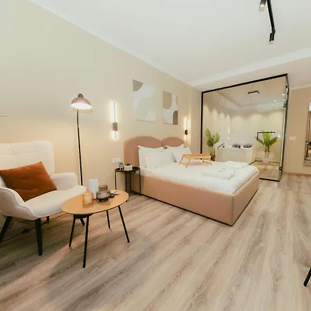 Апартаменты Luxury With Hot Tub - The Nest Тирана