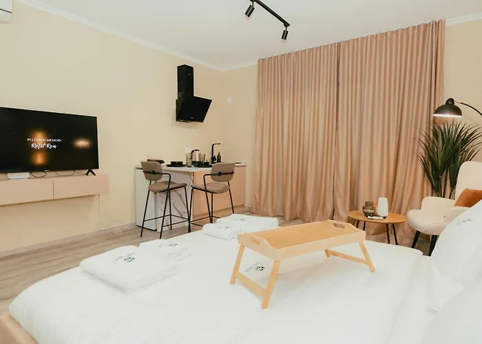 Luxury With Hot Tub - The Nest Apartment Tirana